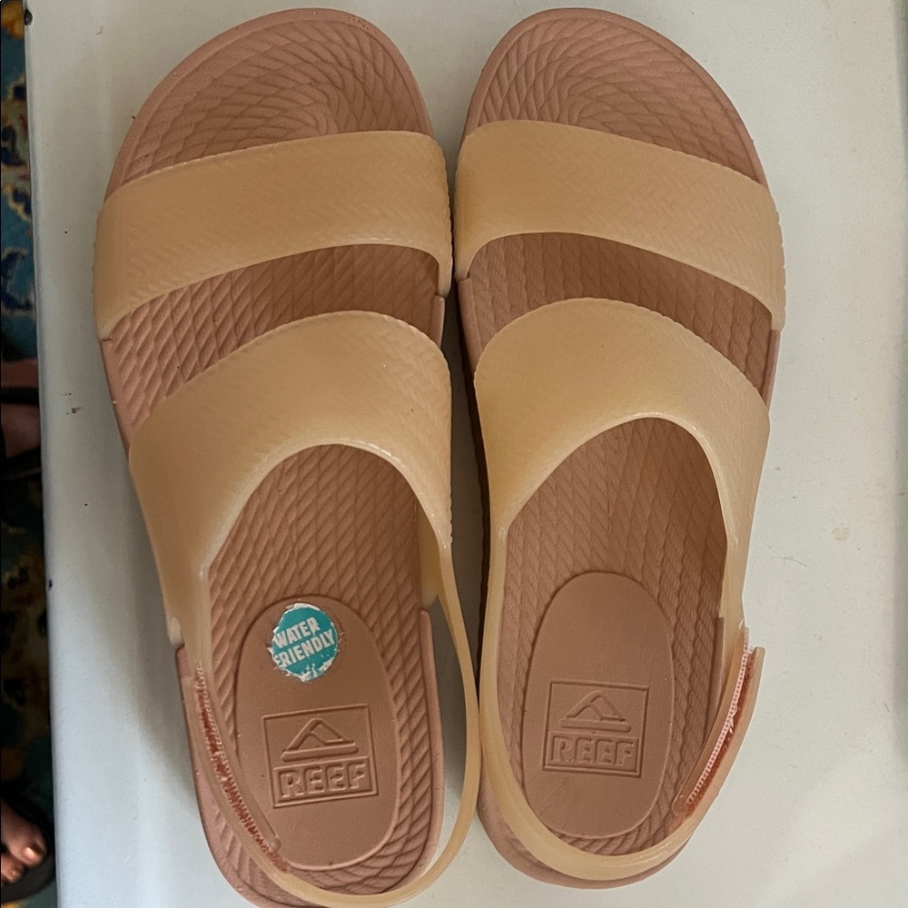 Reef Water Vista sandals in Tinted Sand